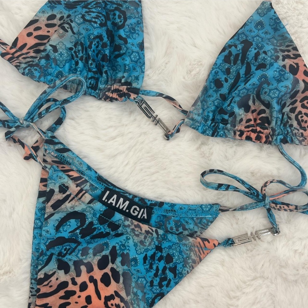 I.AM.GIA The Santos Bikini Set - Vibrant Blue Leopard Bikini